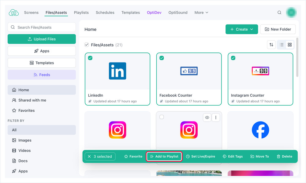 Três recursos selecionados e o botão Adicionar a Playlist destacado